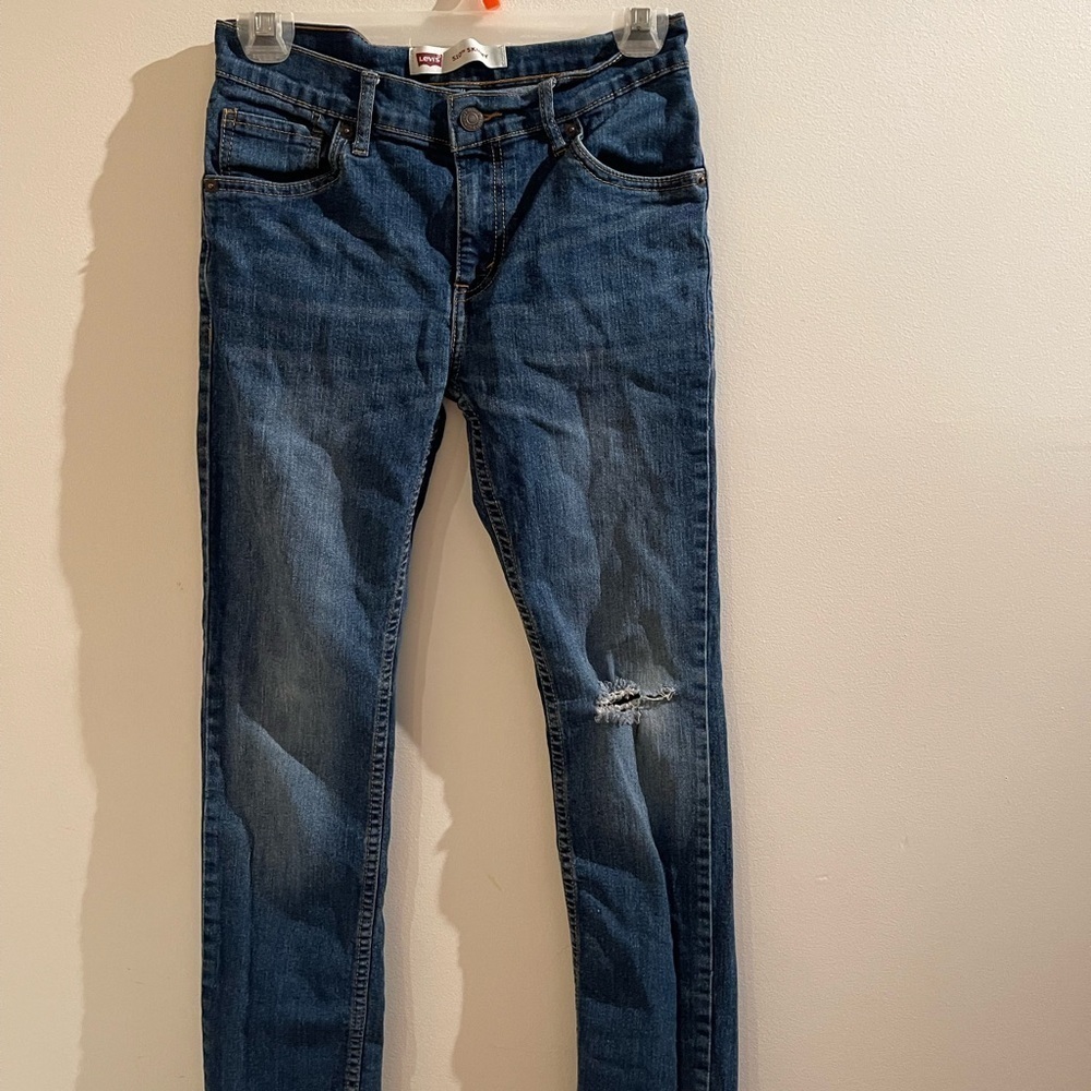 levi’s jeans ripped​​​​​​